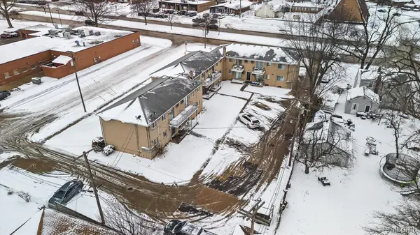 Eastpointe, MI 48021,21440 Kelly RD