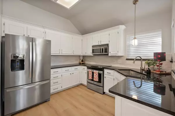 Arlington, TX 76001,7302 Heritage Oaks Court