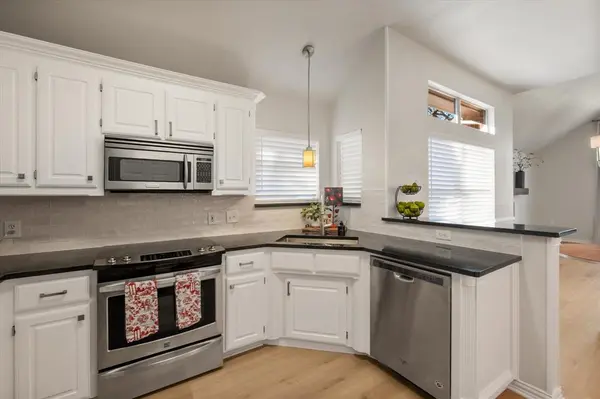 Arlington, TX 76001,7302 Heritage Oaks Court