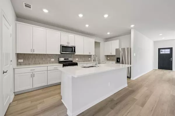 2228 Mustang Way, Seagoville, TX 75159