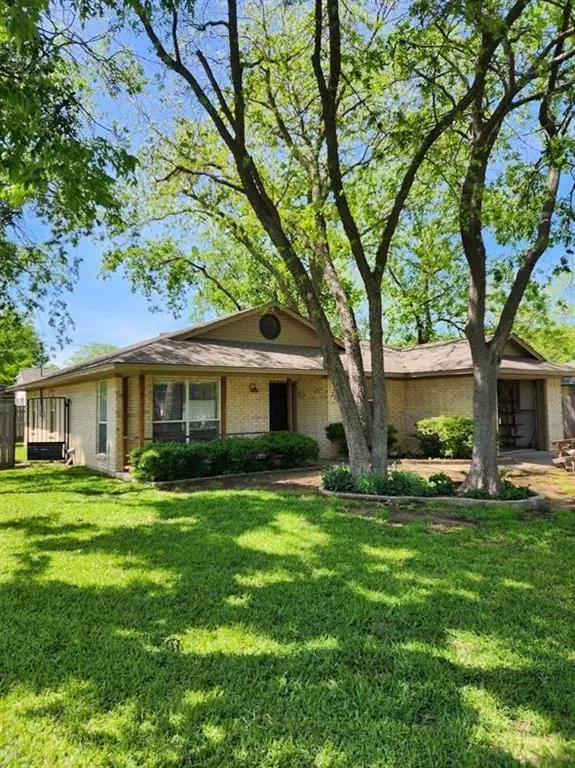 Pilot Point, TX 76258,226 S Prairie Street