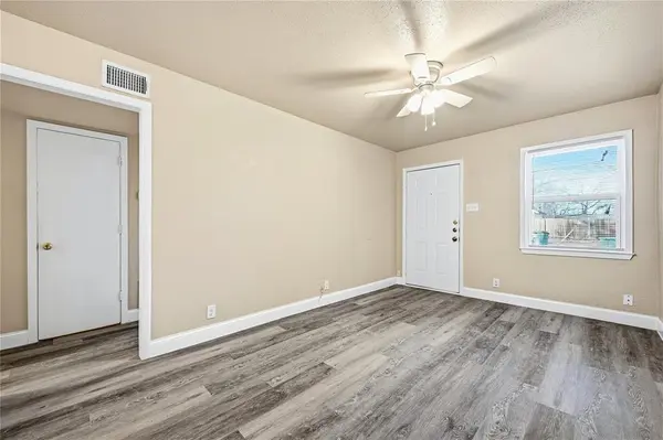 Sherman, TX 75090,817 S Elm Street #2