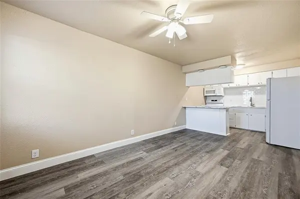 Sherman, TX 75090,817 S Elm Street #2