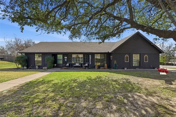 1105 Charles Street, Weatherford, TX 76086