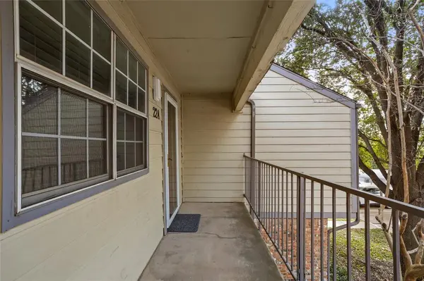 Dallas, TX 75211,2535 Wedglea Drive #224