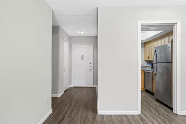 Dallas, TX 75211,2535 Wedglea Drive #224