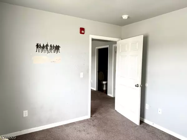 Newton Town, NJ 07860,100 Sparta Ave #2-1