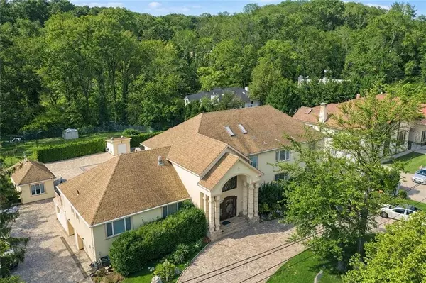 Staten Island, NY 10304,724 Todt Hill RD