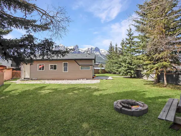 Canmore, AB T1W1Y8,228 17th Street