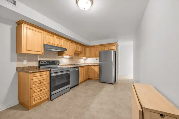 Toronto C01, ON M5S 2L4,213 Major ST #LOWER