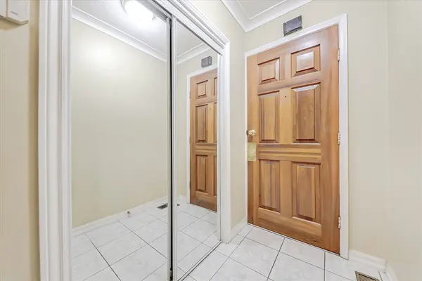 23 Neapolitan DR ##Main, Toronto E09, ON M1P 4B2