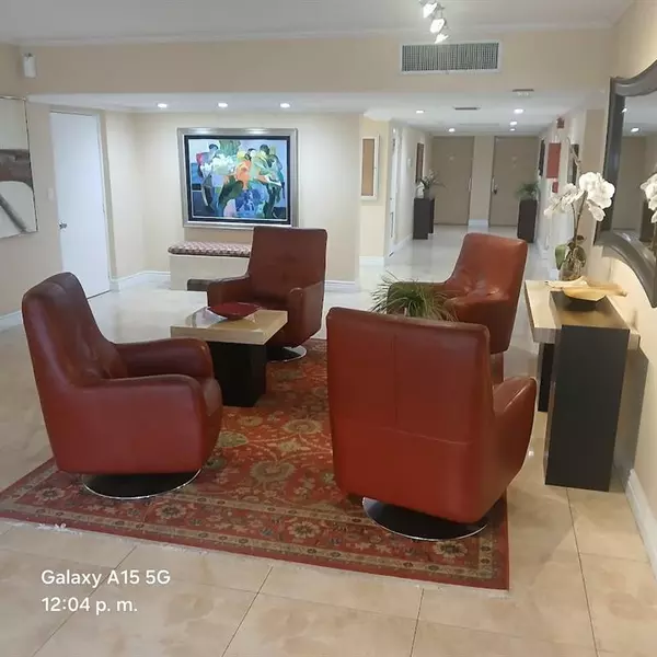 Pompano Beach, FL 33069,800 W Cypress Grove Dr. #312