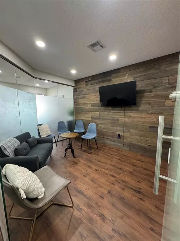 Plantation, FL 33324,9633 W Broward Blvd