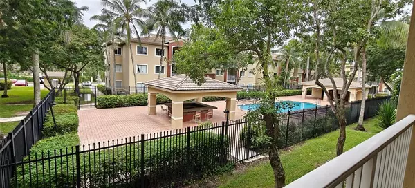 Davie, FL 33317,7085 Nova Dr #224