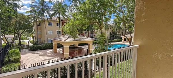 Davie, FL 33317,7085 Nova Dr #224