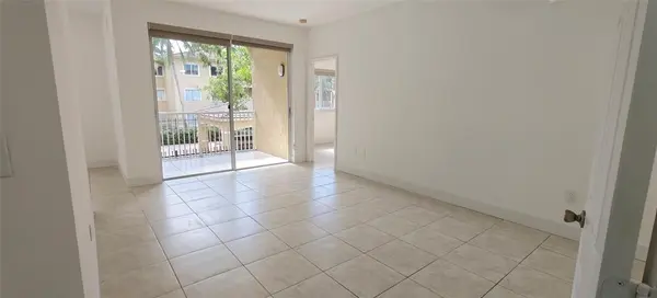 Davie, FL 33317,7085 Nova Dr #224