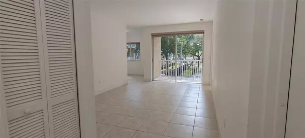 Davie, FL 33317,7085 Nova Dr #224