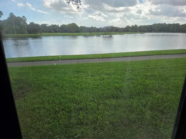 Pompano Beach, FL 33066,2767 Carambola Cir #102