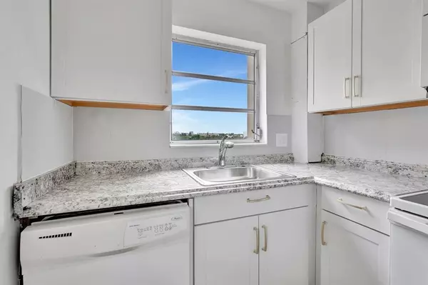 Pompano Beach, FL 33062,2350 NE 14th Street Cswy #611