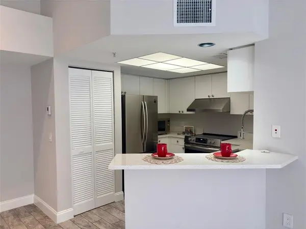 Fort Lauderdale, FL 33316,2119 SE 10th Ave #910