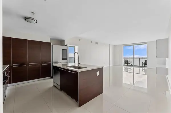 Miami, FL 33132,1900 N Bayshore Drive #3702