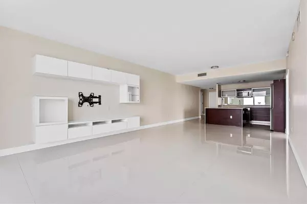 Miami, FL 33132,1900 N Bayshore Drive #3702