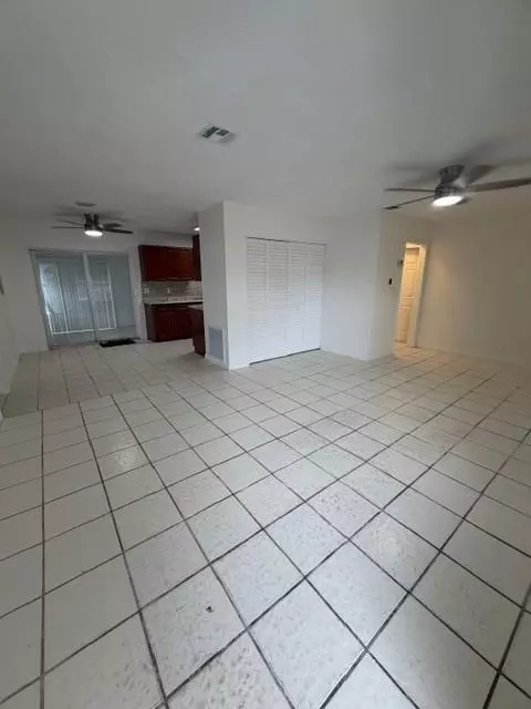 Boynton Beach, FL 33426,500 NW 8th Ct