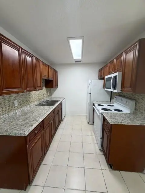 Boynton Beach, FL 33426,500 NW 8th Ct