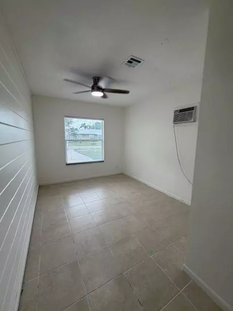 Boynton Beach, FL 33426,500 NW 8th Ct