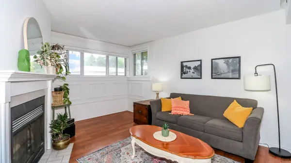 Barrie, ON L4M 6J3,126 Bell Farm RD #113