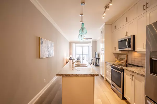 Orillia, ON L3V 8K4,90 Orchard PT #311