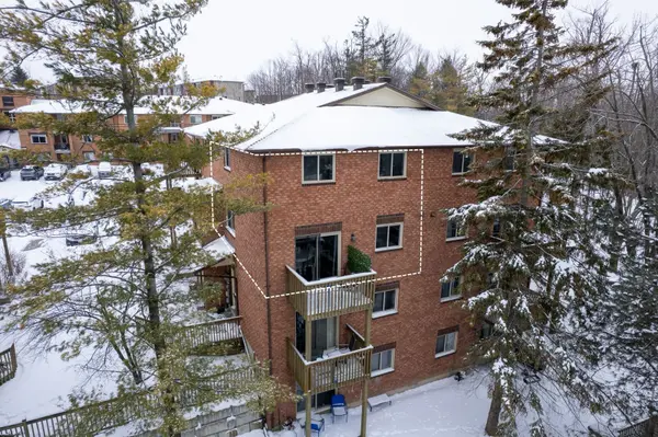 23 Meadow LN #7, Barrie, ON L4N 7K3