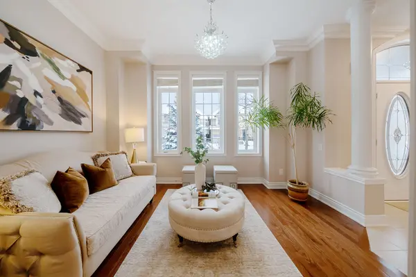 Oakville, ON L6L 0C7,165 Alison CRES