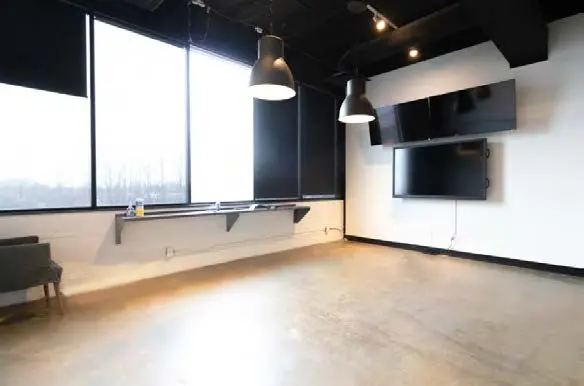 Toronto W04, ON M6E 4V9,670 Caledonia RD #301