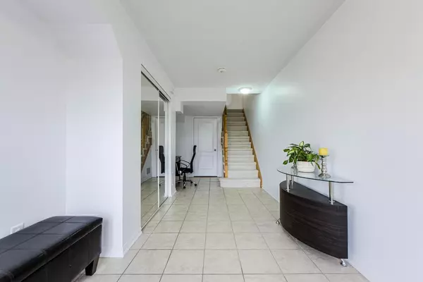 Milton, ON L9T 0M7,620 Ferguson DR #3