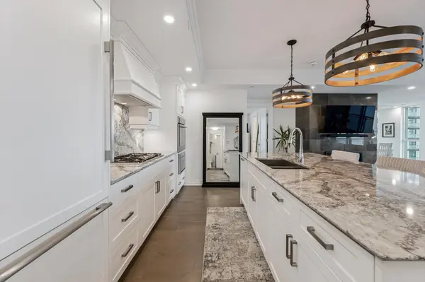 Burlington, ON L7R 0G2,2060 Lakeshore RD #1603