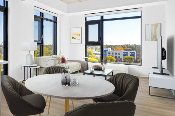 Carlington - Central Park, ON K1Z 0C9,1360 Carling AVE #708