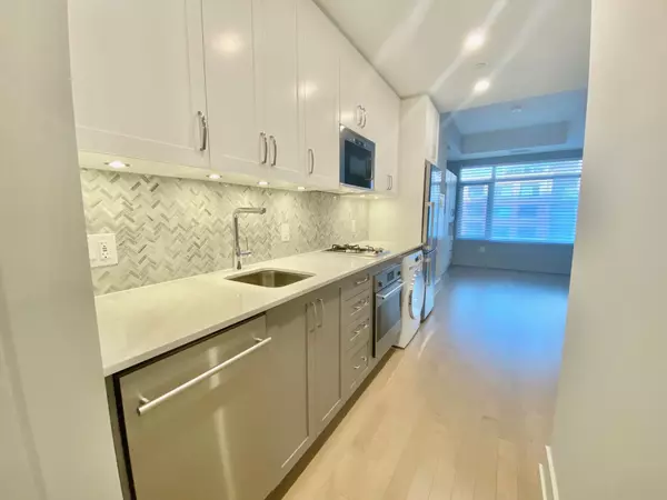 Glebe - Ottawa East And Area, ON K1S 5V7,60 Springhurst AVE #315