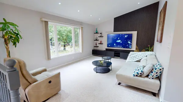 Guelph, ON N1C 1C8,32 Elsley CT