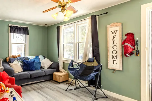 Whitewater Region, ON K0J 1K0,10 Meadow ST