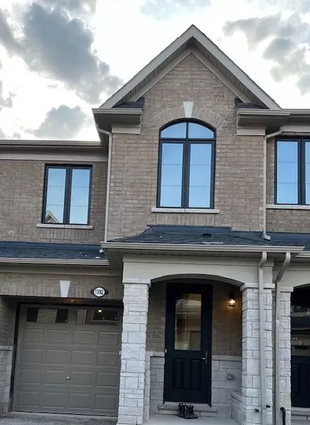 1392 National Common, Burlington, ON L7P 0V6