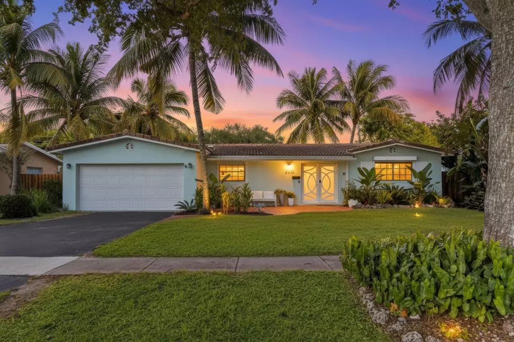 Hollywood, FL 33023,5613 Madison St