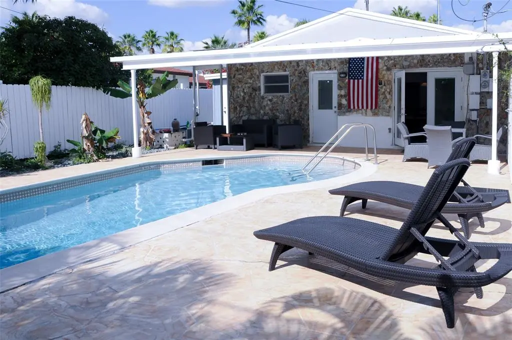 Dania Beach, FL 33004,29 NE 3 ST #B