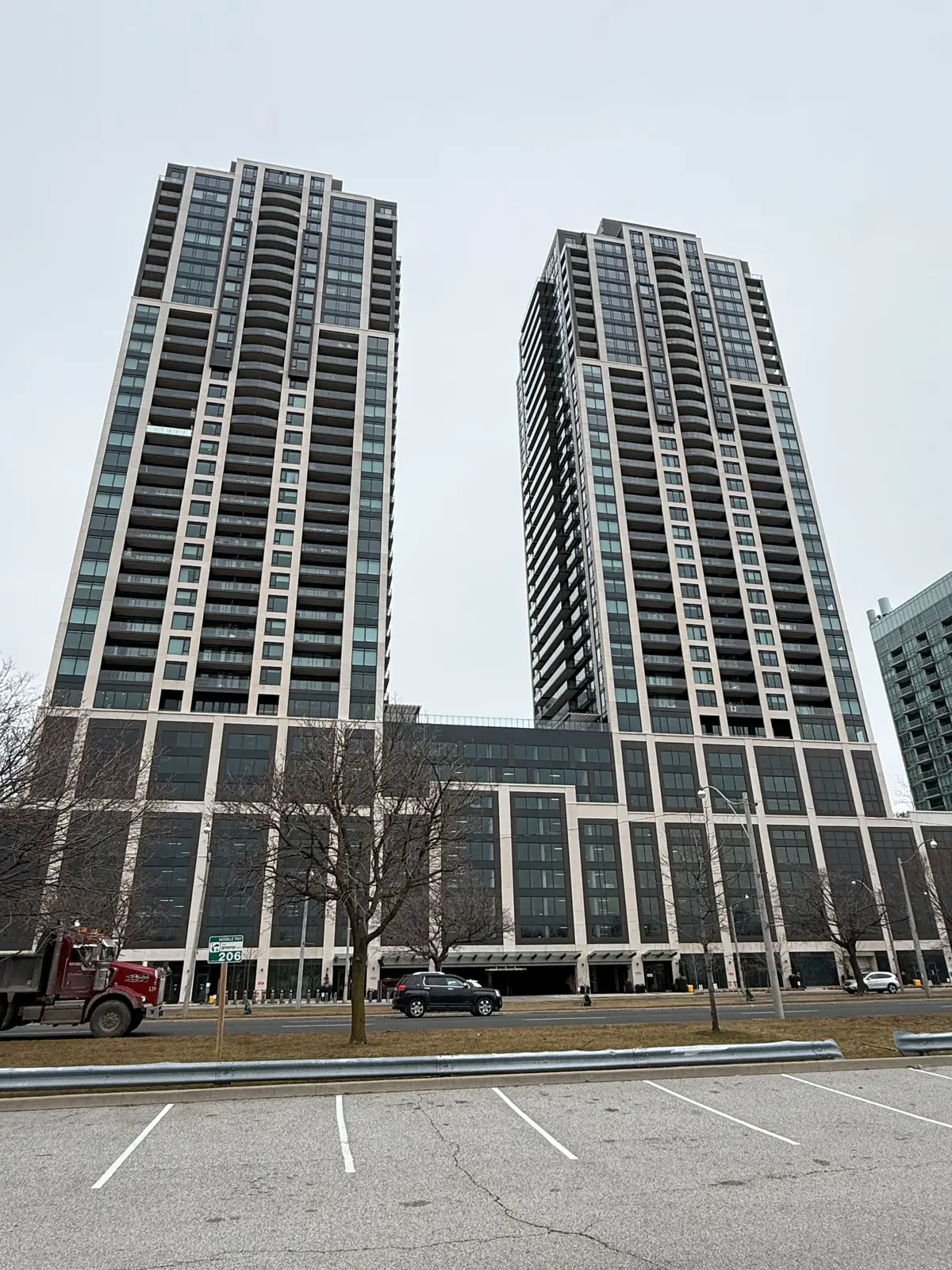 Toronto W01, ON M6S 0B1,1926 Lake Shore BLVD W #2017