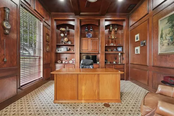 Burleson, TX 76028,6260 Oak Hollow Drive