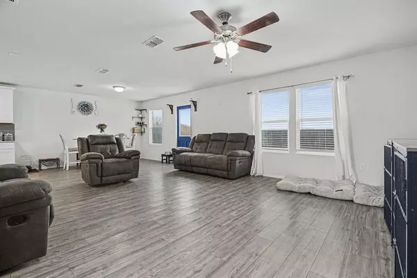 Van Alstyne, TX 75495,608 Vicksburg Drive