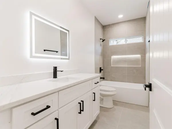 Dallas, TX 75216,1007 Strickland