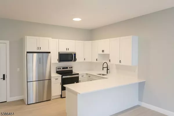 Berkeley Heights Twp., NJ 07922,391 Springfield Avenue #3K