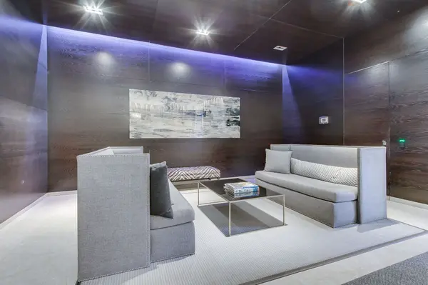 Toronto C02, ON M5R 2G5,99 Avenue RD #706