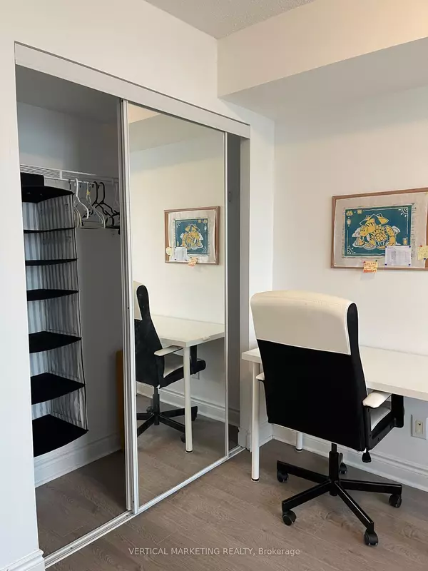 Toronto C07, ON M2M 0A5,25 Greenview AVE #1328